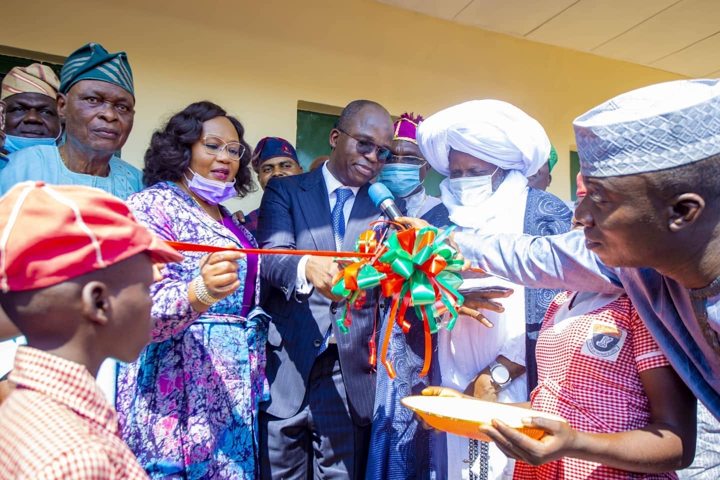 SenatorAbiru_AgaPrimarySchoolCommissioning_2.jpg