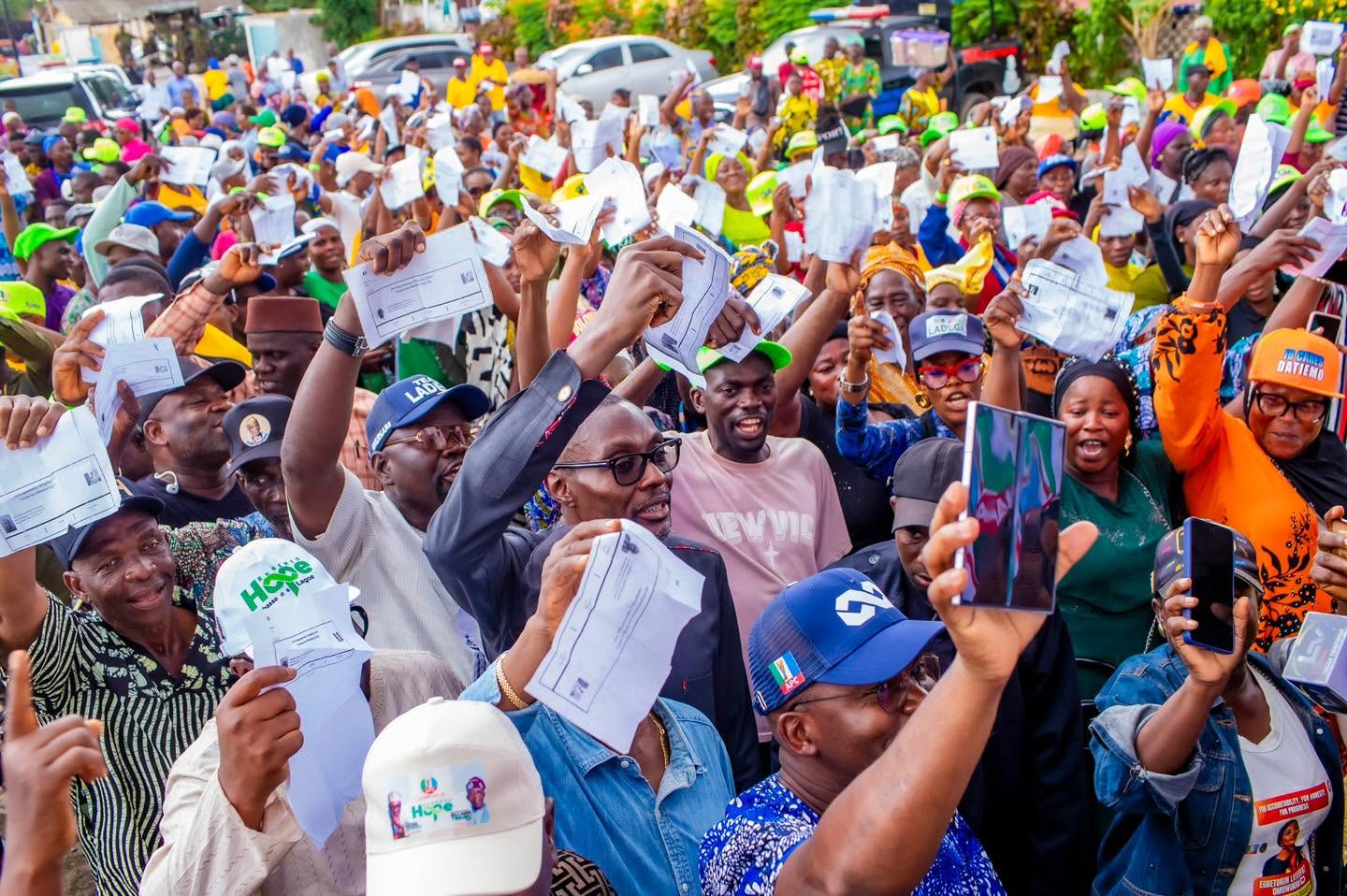 SenatorAbiru_ApcPresidentialPrimary_2.jpg