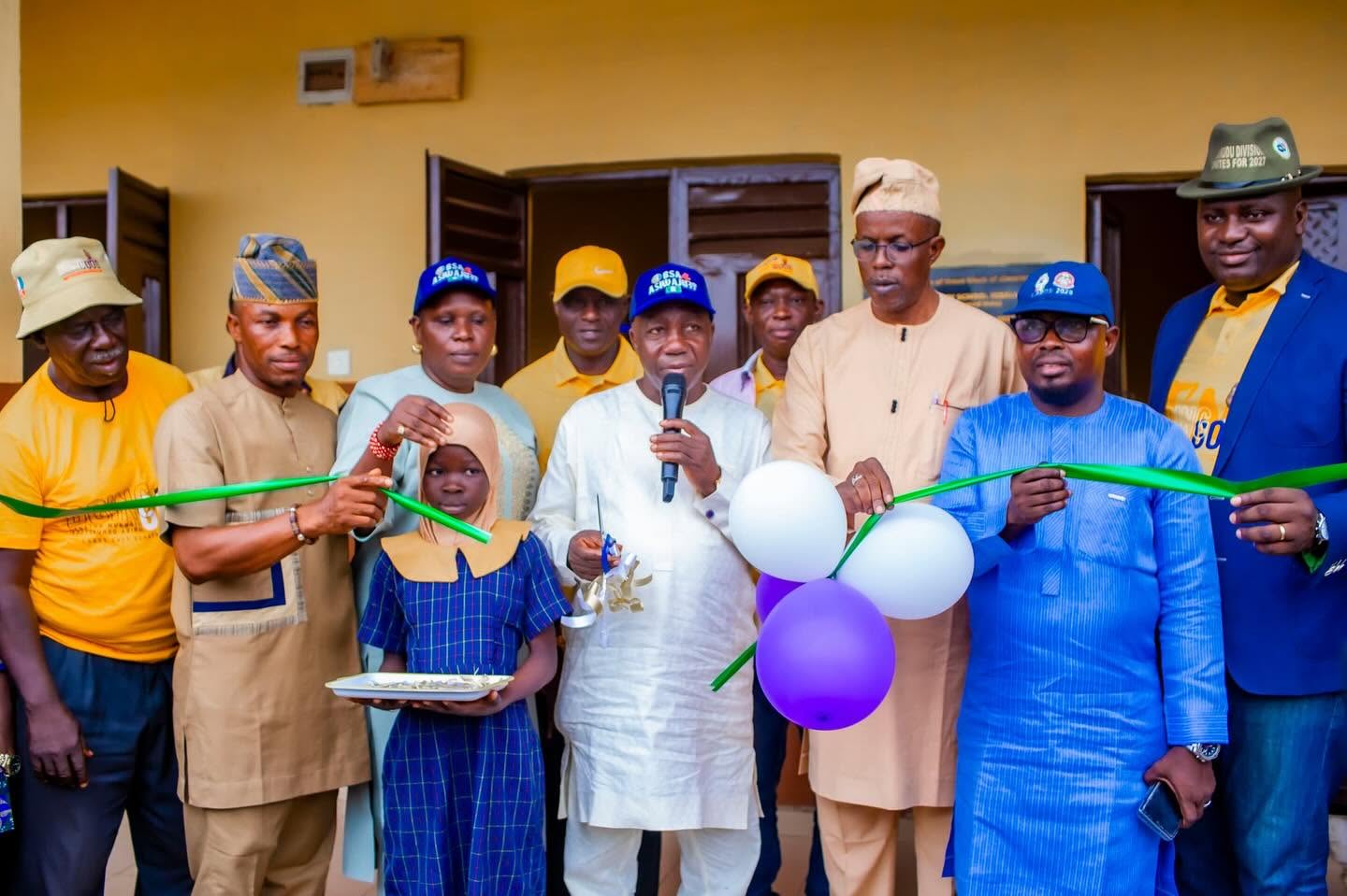 SenatorAbiru_ClassroomConstructionsIkoroduWest,North_2.jpg