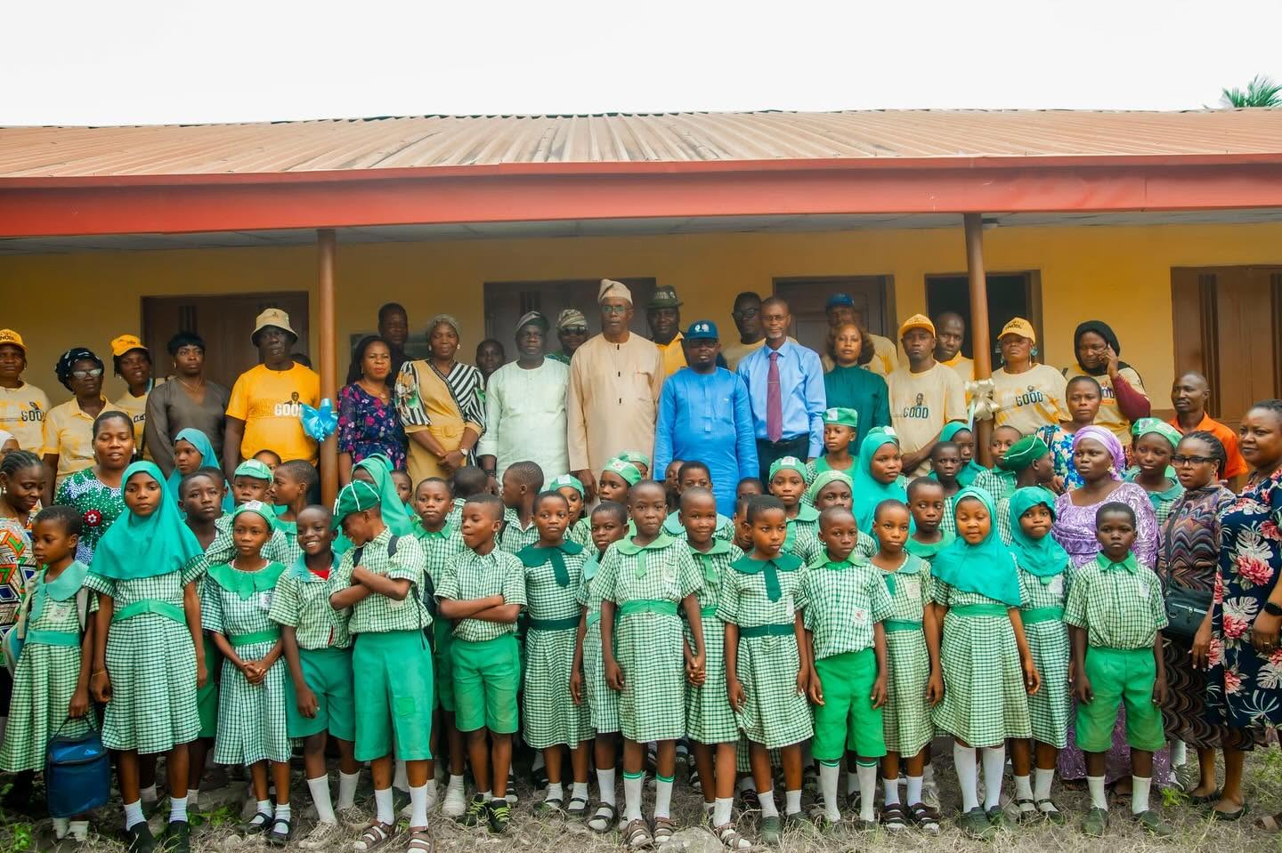 SenatorAbiru_ClassroomConstructionsIkoroduWest,North_3.jpg