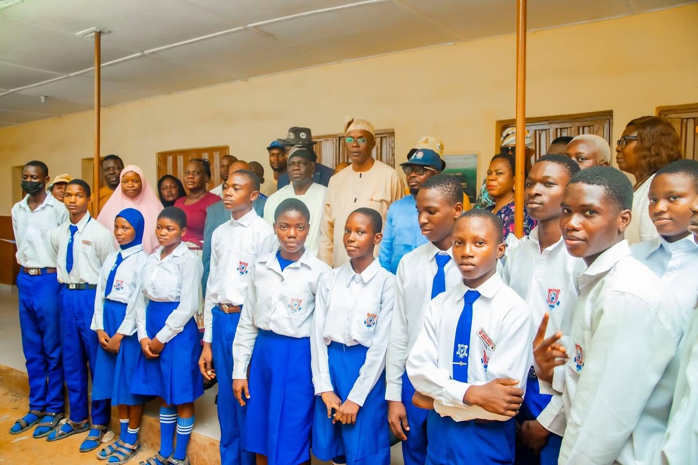 SenatorAbiru_ClassroomConstructionsIkoroduWest,North_7.jpg
