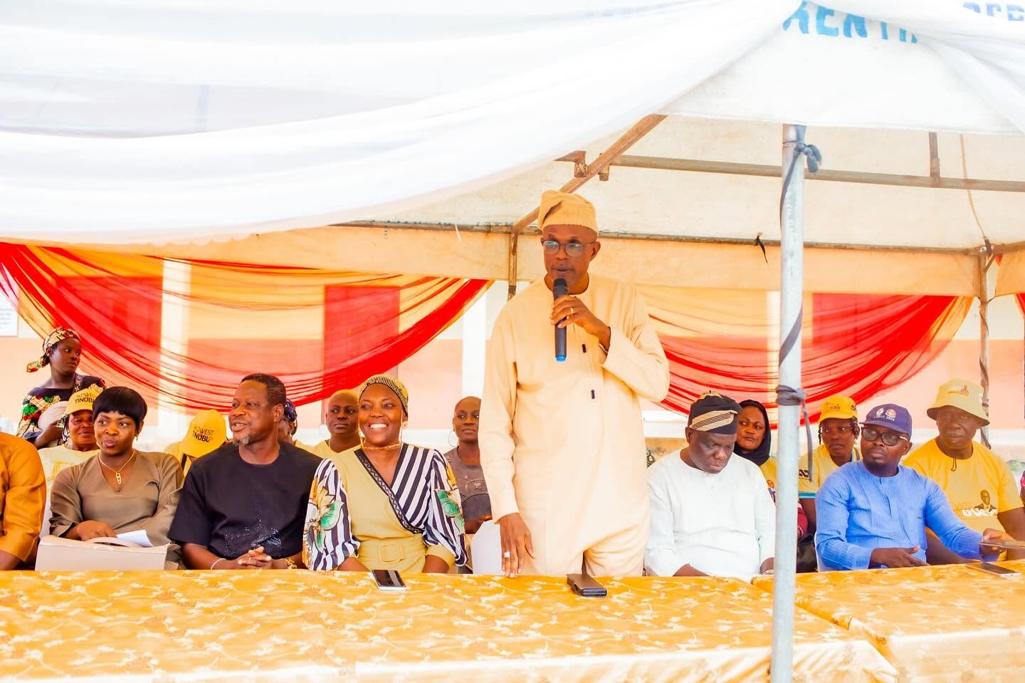 SenatorAbiru_ClassroomConstructionsIkoroduWest,North_8.jpg