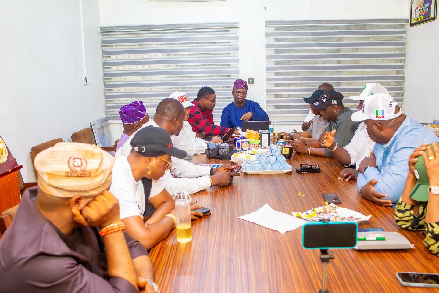 SenatorAbiru_Mhr_HoaHosting_4.jfif