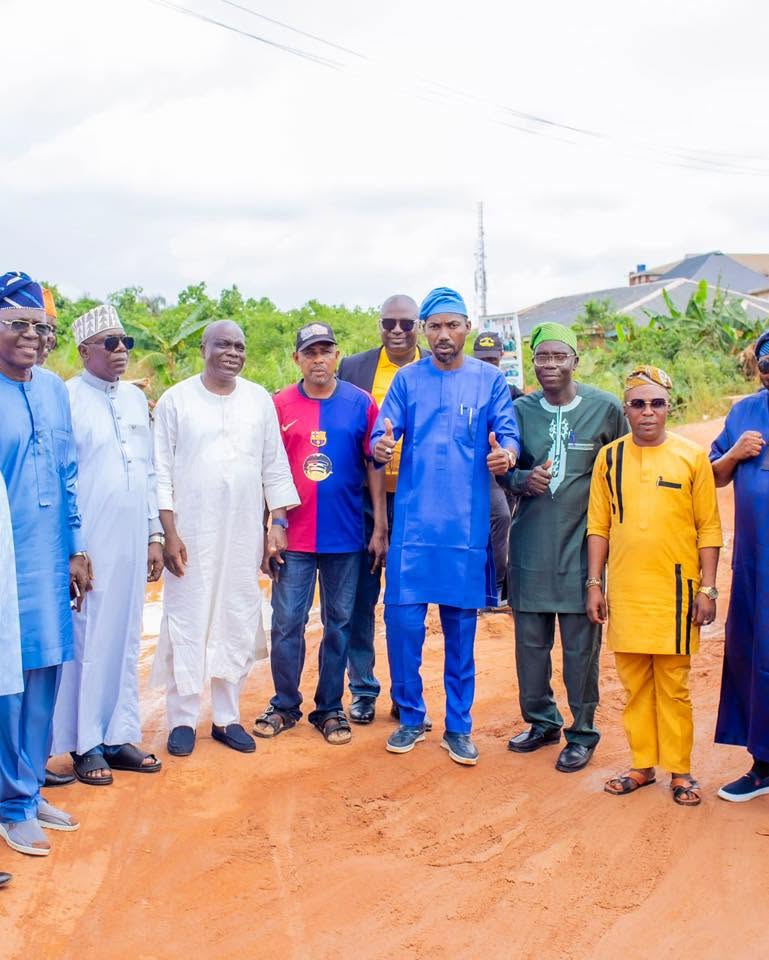 SenatorAbiru_Road Flag-Off Ceremony_5.jpg